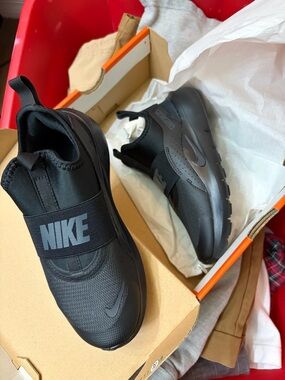 Nike Black Slip-On Performance Sneakers with Logo Strap